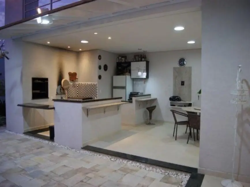 Foto 5 de Sobrado com 3 quartos à venda, 380m2 em Bairro da Vossoroca, Sorocaba - SP