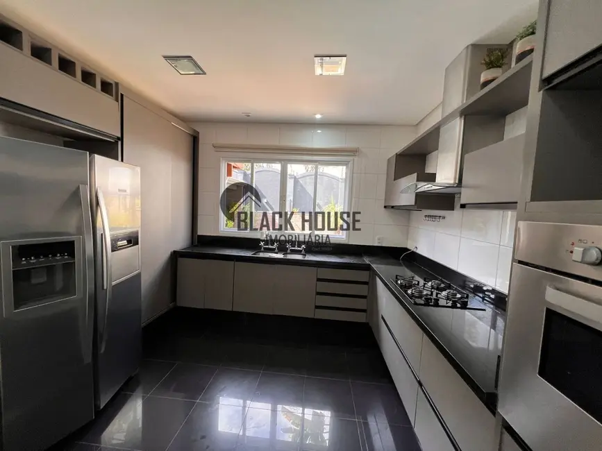 Foto 9 de Sobrado com 4 quartos para alugar, 420m2 em Aparecidinha, Sorocaba - SP