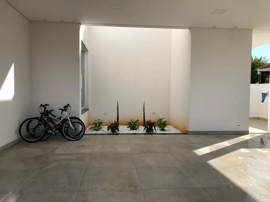 Foto 3 de Sobrado com 6 quartos à venda e para alugar, 1500m2 em Parque Village Castelo, Itu - SP