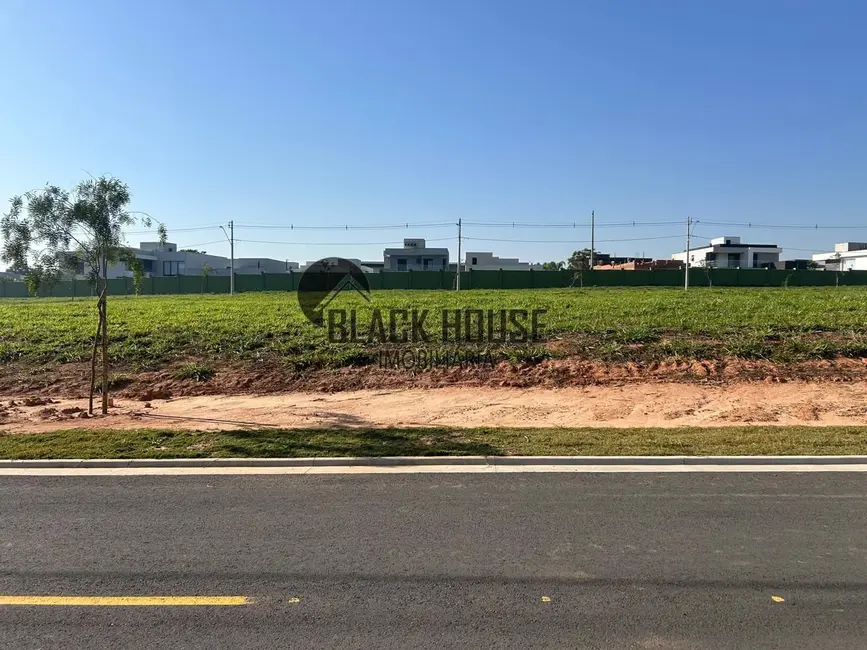 Foto 1 de Terreno / Lote à venda, 300m2 em Votorantim - SP