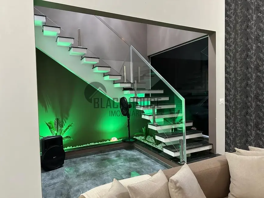 Sobrado com 4 quartos à venda, 200m2 em Wanel Ville, Sorocaba - SP - imagem 3 Foto 3 de Sobrado com 4 quartos à venda, 200m2 em Wanel Ville, Sorocaba - SP