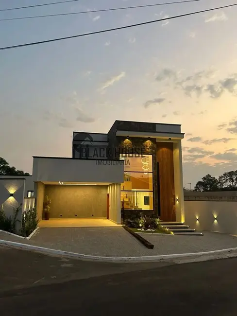 Foto 1 de Sobrado com 3 quartos à venda, 1200m2 em Igarata - SP
