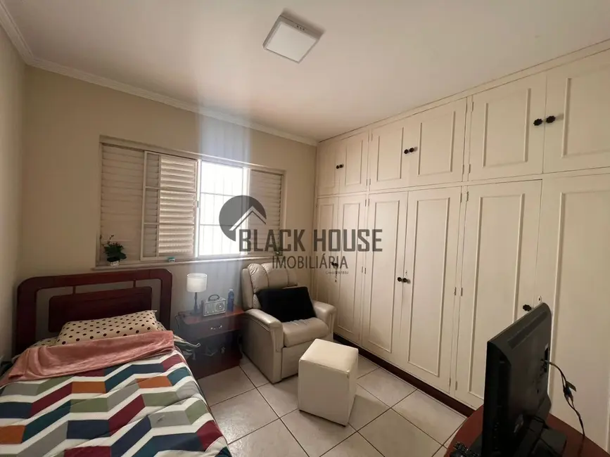Casa com 3 quartos à venda, 286m2 em Jardim Santa Rosália, Sorocaba - SP - imagem 4 Foto 4 de Casa com 3 quartos à venda, 286m2 em Jardim Santa Rosália, Sorocaba - SP