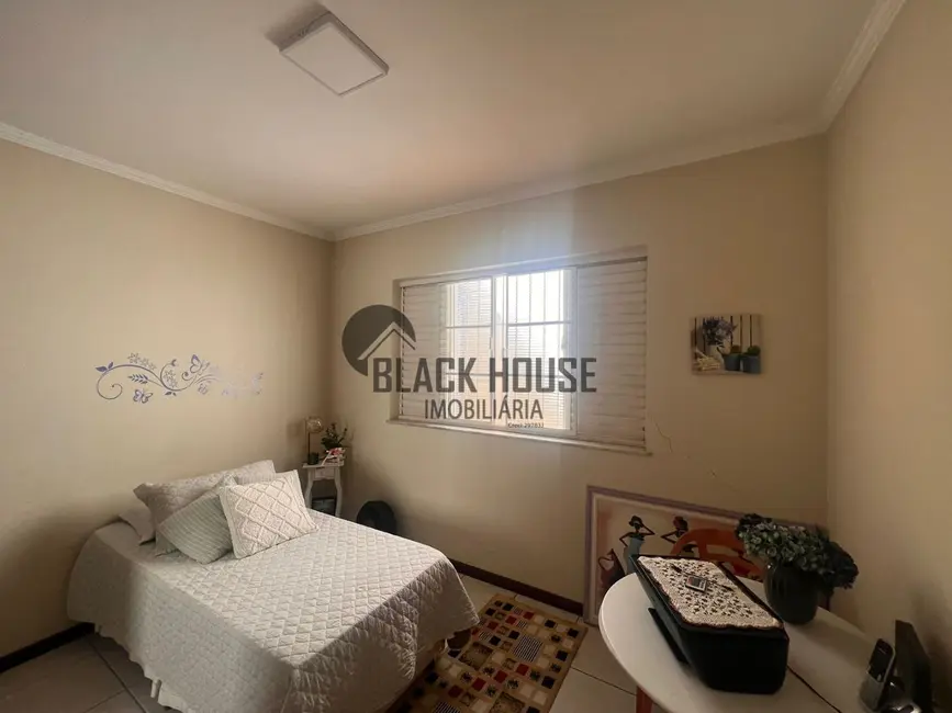 Casa com 3 quartos à venda, 286m2 em Jardim Santa Rosália, Sorocaba - SP - imagem 5 Foto 5 de Casa com 3 quartos à venda, 286m2 em Jardim Santa Rosália, Sorocaba - SP