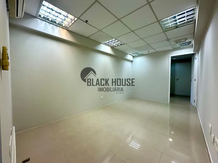 Foto 3 de Sala Comercial para alugar, 74m2 em Parque Campolim, Sorocaba - SP