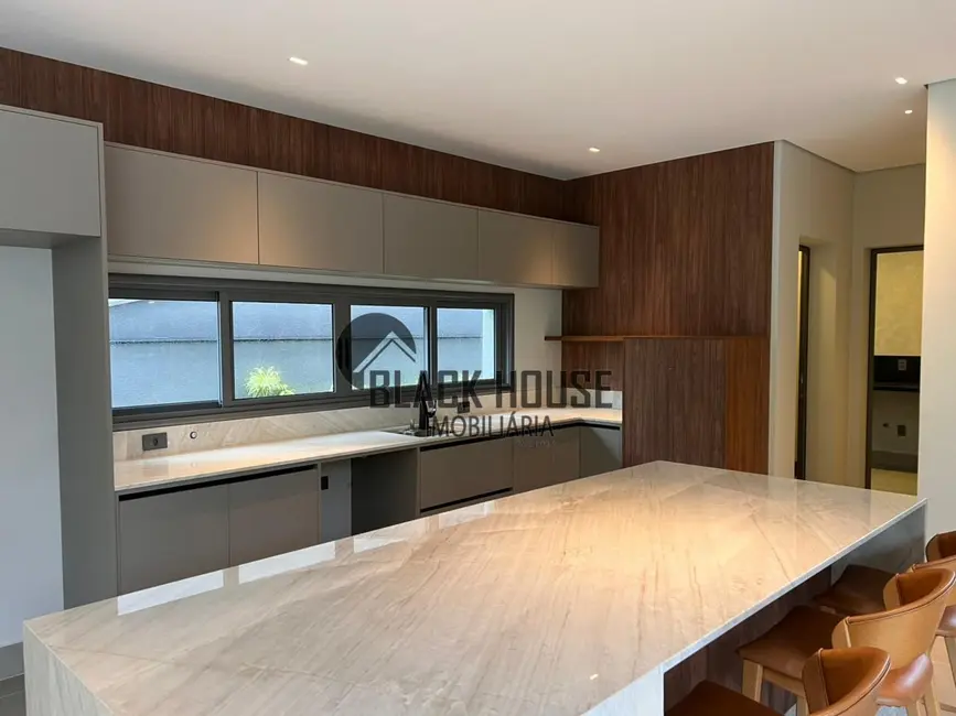 Foto 2 de Sobrado com 4 quartos à venda, 470m2 em Vossoroca, Votorantim - SP