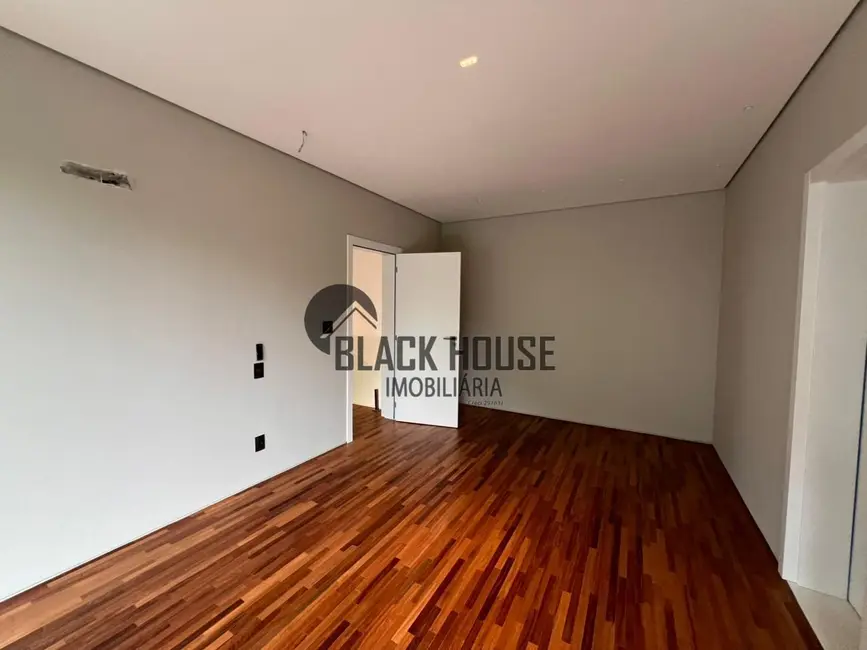 Foto 9 de Sobrado com 4 quartos à venda, 470m2 em Vossoroca, Votorantim - SP