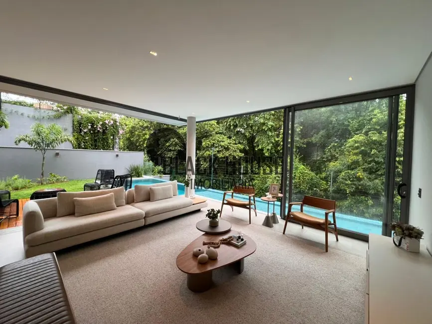 Foto 1 de Sobrado com 4 quartos à venda, 470m2 em Vossoroca, Votorantim - SP