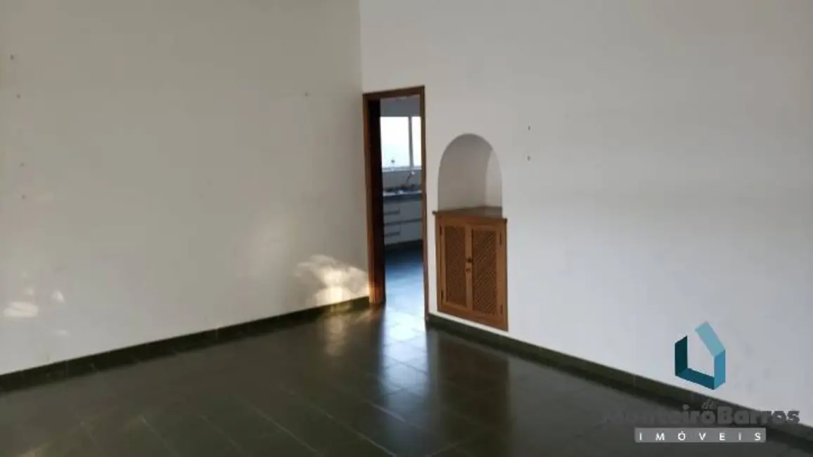 Casa com 3 quartos para alugar, 500m2 em Jardim das Paineiras, Campinas - SP - imagem 6 Foto 6 de Casa com 3 quartos para alugar, 500m2 em Jardim das Paineiras, Campinas - SP