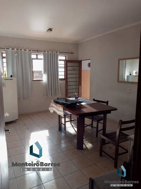 Foto 2 de Casa com 4 quartos à venda, 200m2 em Jardim García, Campinas - SP