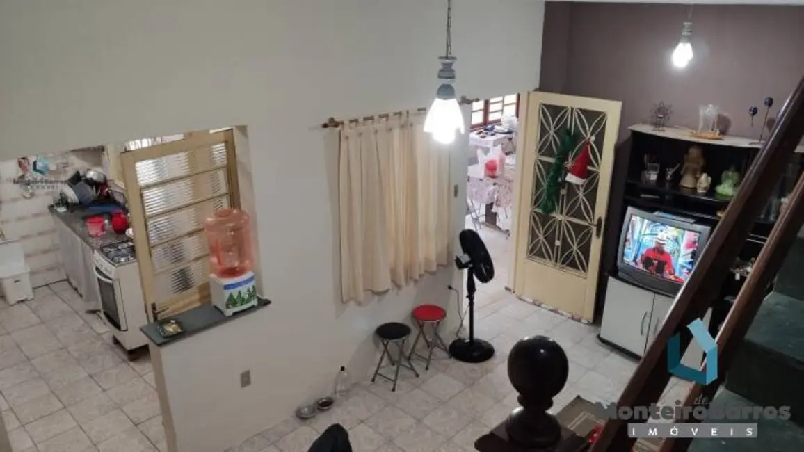 Foto 9 de Casa com 3 quartos à venda e para alugar, 250m2 em Guaruja - SP