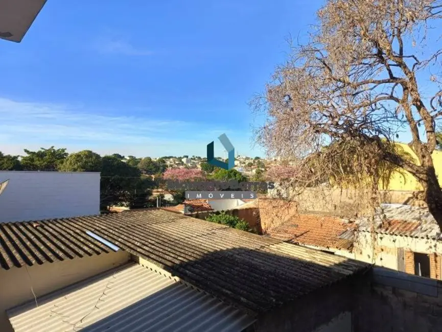 Foto 5 de Casa com 7 quartos à venda, 300m2 em Jardim Flamboyant, Campinas - SP