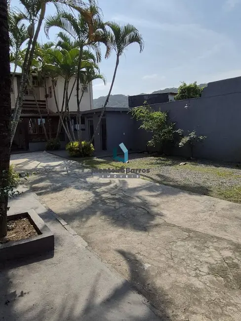 Casa com 1 quarto à venda e para alugar, 200m2 em Enseada, Guaruja - SP - imagem 3 Foto 3 de Casa com 1 quarto à venda e para alugar, 200m2 em Enseada, Guaruja - SP