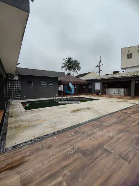 Foto 9 de Casa com 5 quartos à venda e para alugar, 300m2 em Balneário Praia do Pernambuco, Guaruja - SP