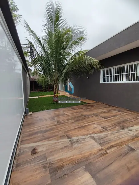 Foto 1 de Casa com 5 quartos à venda e para alugar, 300m2 em Balneário Praia do Pernambuco, Guaruja - SP