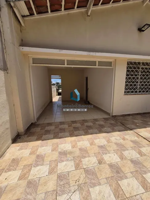 Foto 2 de Casa com 3 quartos para alugar, 200m2 em Vila Marieta, Campinas - SP