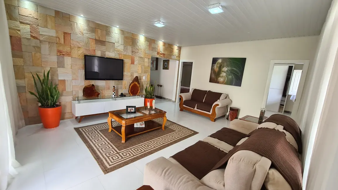 Chácara com 3 quartos à venda, 250m2 em Zona de Expansão (Areia Branca), Aracaju - SE - imagem 3 Foto 3 de Chácara com 3 quartos à venda, 250m2 em Zona de Expansão (Areia Branca), Aracaju - SE