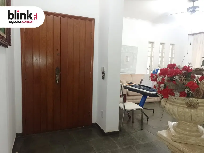 Foto 4 de Casa com 3 quartos à venda, 540m2 em Catanduva - SP