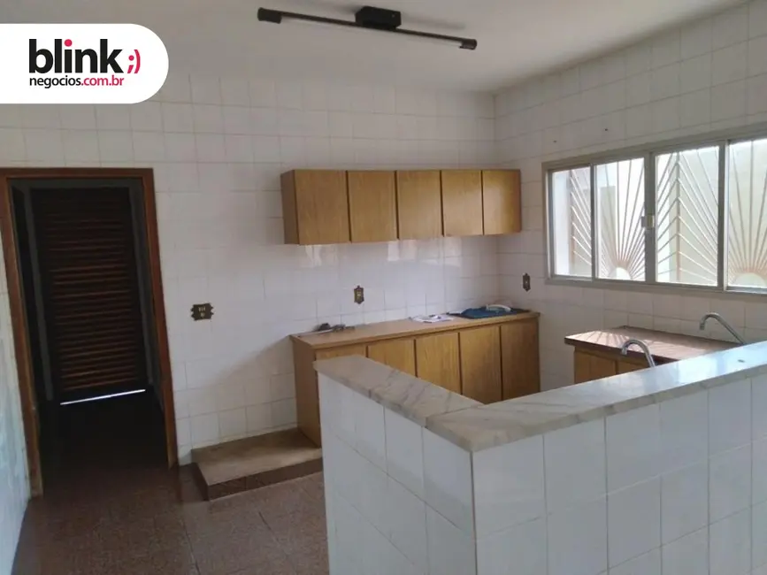 Foto 5 de Casa com 4 quartos à venda, 273m2 em Catanduva - SP