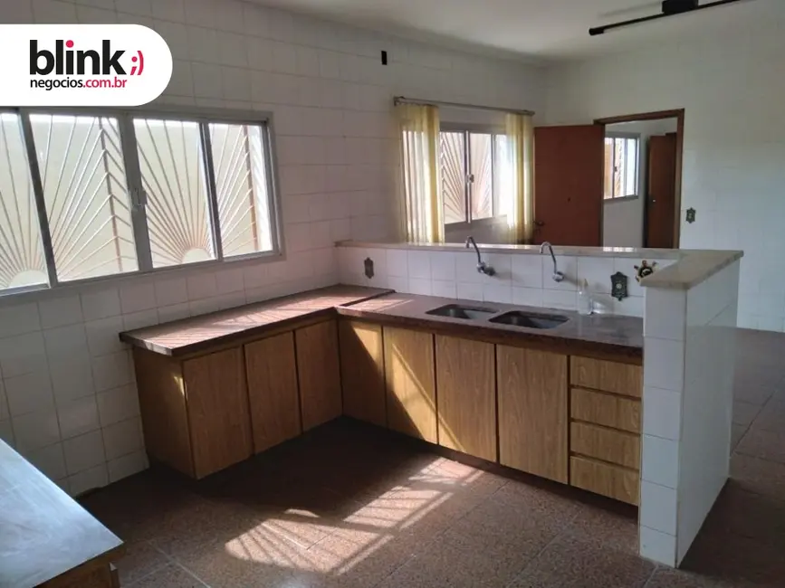 Foto 6 de Casa com 4 quartos à venda, 273m2 em Catanduva - SP