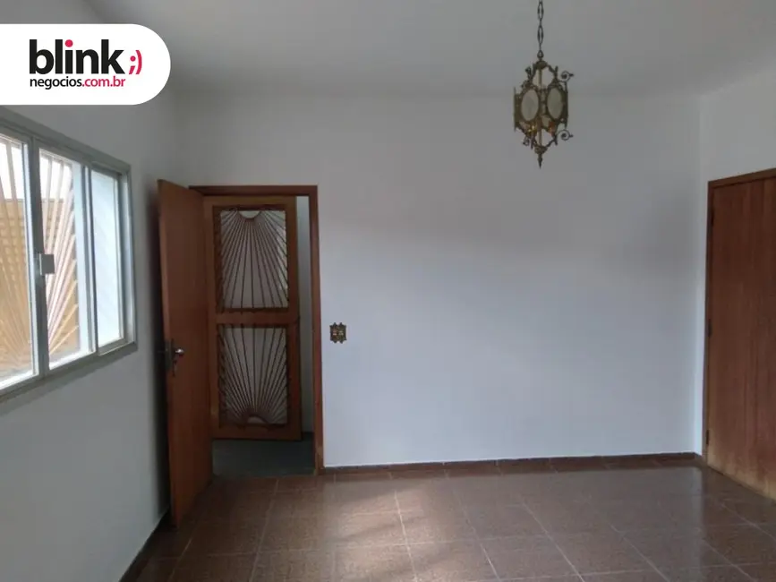 Foto 7 de Casa com 4 quartos à venda, 273m2 em Catanduva - SP