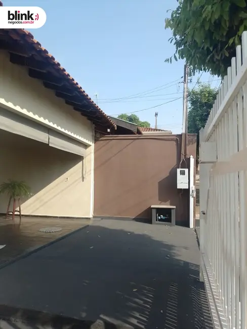 Foto 1 de Casa com 3 quartos à venda, 170m2 em Catanduva - SP