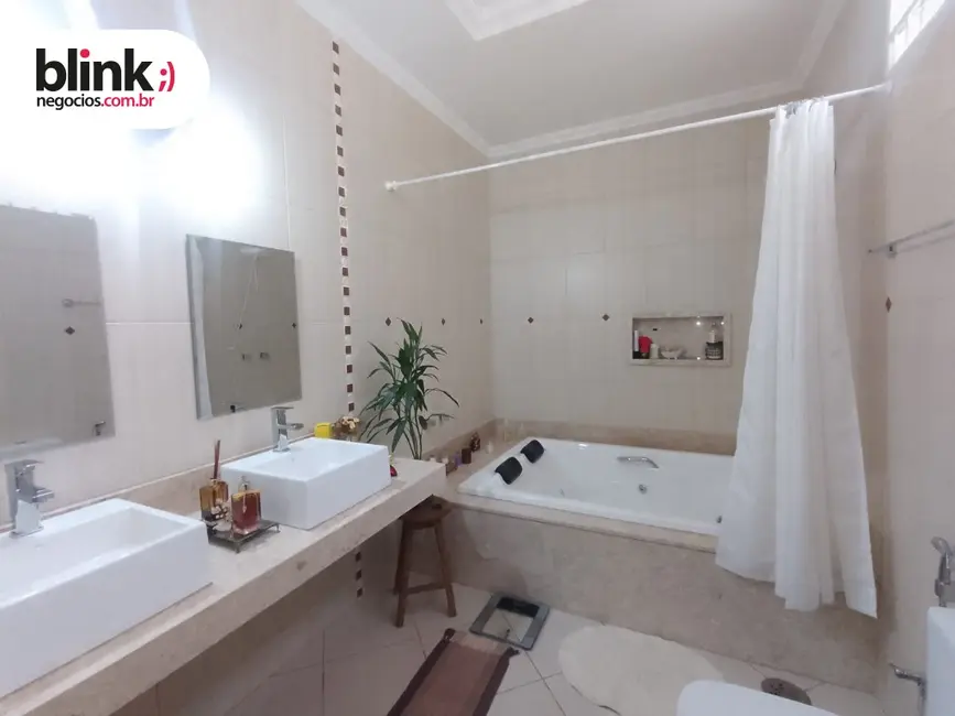 Foto 8 de Casa com 3 quartos à venda, 232m2 em Parque Glória I, Catanduva - SP