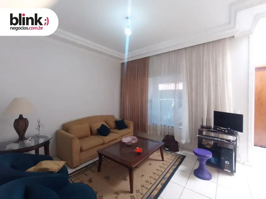 Foto 5 de Casa com 3 quartos à venda, 232m2 em Parque Glória I, Catanduva - SP