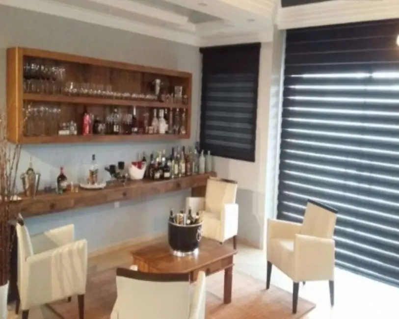 Casa com 3 quartos à venda e para alugar, 330m2 em Jardim Emília, Sorocaba - SP - imagem 9 Foto 9 de Casa com 3 quartos à venda e para alugar, 330m2 em Jardim Emília, Sorocaba - SP