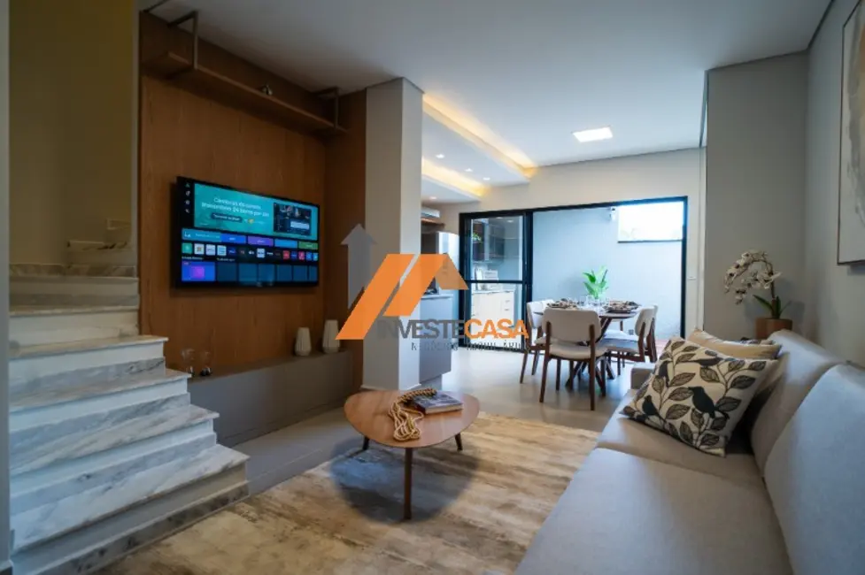 Casa de Condomínio com 3 quartos à venda, 115m2 em Chácaras Reunidas São Jorge, Sorocaba - SP - imagem 3 Foto 3 de Casa de Condomínio com 3 quartos à venda, 115m2 em Chácaras Reunidas São Jorge, Sorocaba - SP