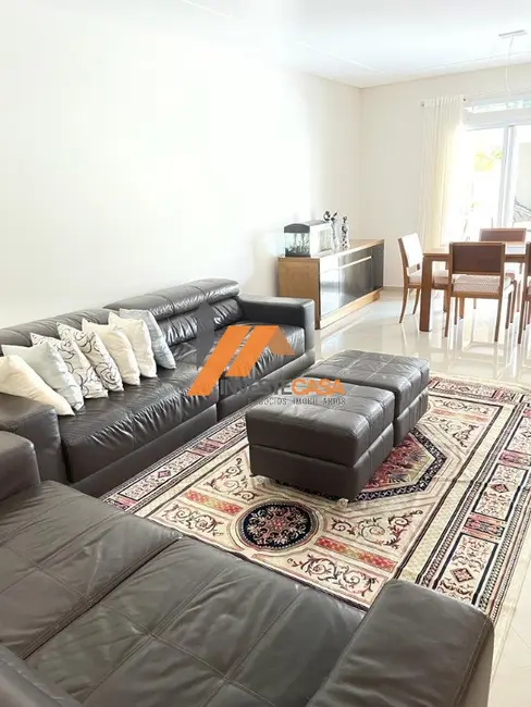 Casa de Condomínio com 4 quartos à venda, 251m2 em Parque Residencial Villa dos Inglezes, Sorocaba - SP - imagem 3 Foto 3 de Casa de Condomínio com 4 quartos à venda, 251m2 em Parque Residencial Villa dos Inglezes, Sorocaba - SP