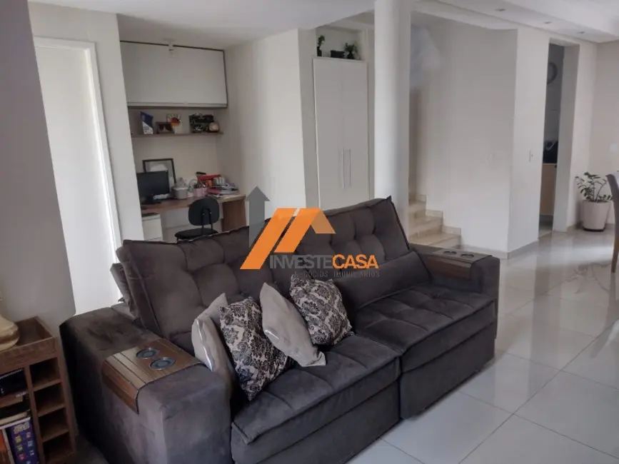 Foto 2 de Casa de Condomínio com 3 quartos à venda, 114m2 em Vossoroca, Votorantim - SP