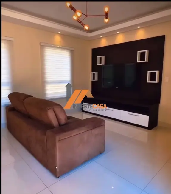 Foto 2 de Casa de Condomínio com 3 quartos à venda, 285m2 em Aracoiaba Da Serra - SP