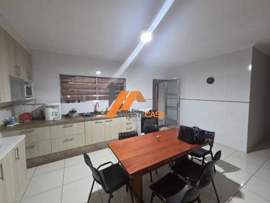 Casa com 3 quartos para alugar, 196m2 em Jardim Icatu, Votorantim - SP - imagem 7 Foto 7 de Casa com 3 quartos para alugar, 196m2 em Jardim Icatu, Votorantim - SP