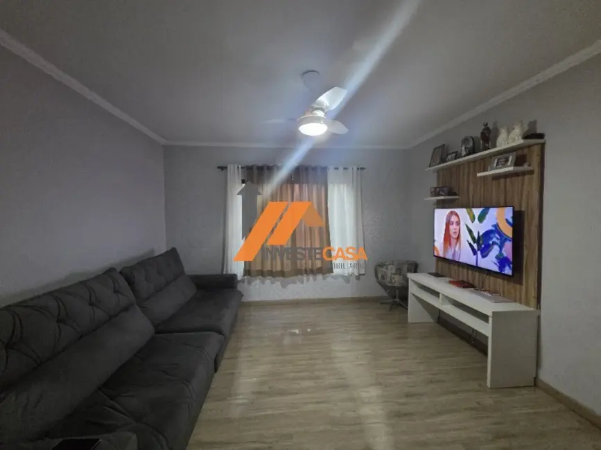 Casa com 3 quartos para alugar, 196m2 em Jardim Icatu, Votorantim - SP - imagem 5 Foto 5 de Casa com 3 quartos para alugar, 196m2 em Jardim Icatu, Votorantim - SP