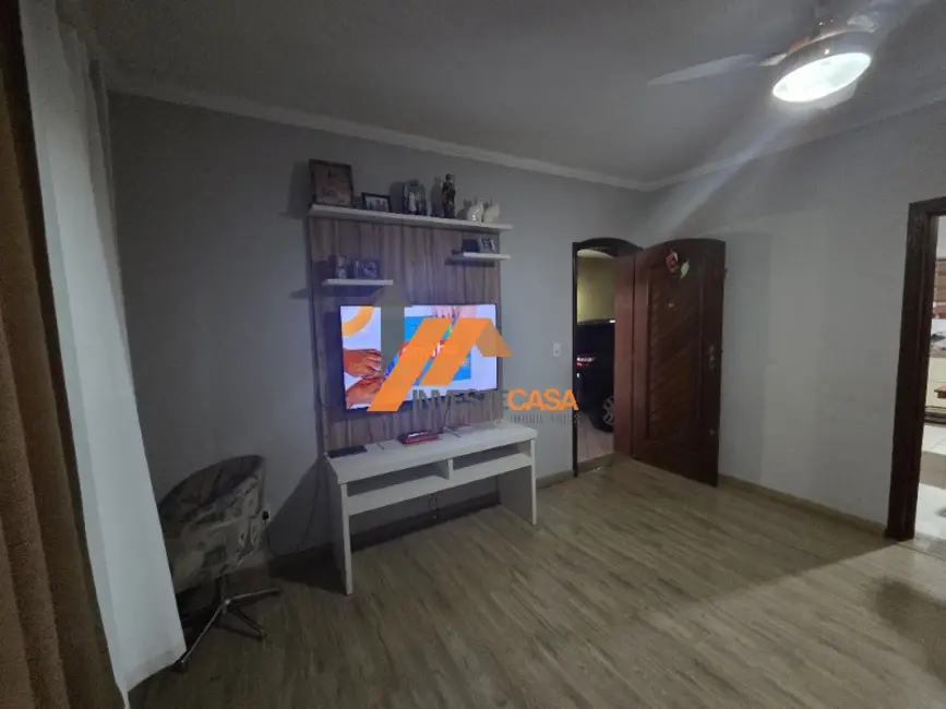 Casa com 3 quartos para alugar, 196m2 em Jardim Icatu, Votorantim - SP - imagem 4 Foto 4 de Casa com 3 quartos para alugar, 196m2 em Jardim Icatu, Votorantim - SP