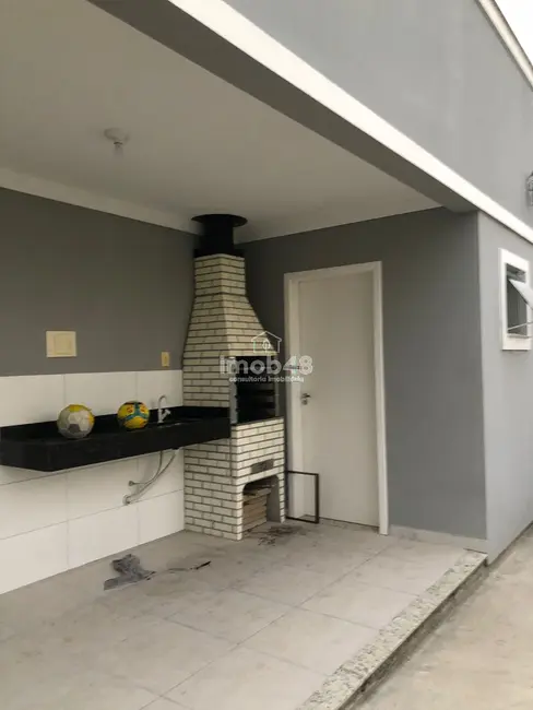 Foto 1 de Casa com 2 quartos à venda, 77m2 em Forquilhas, Sao Jose - SC