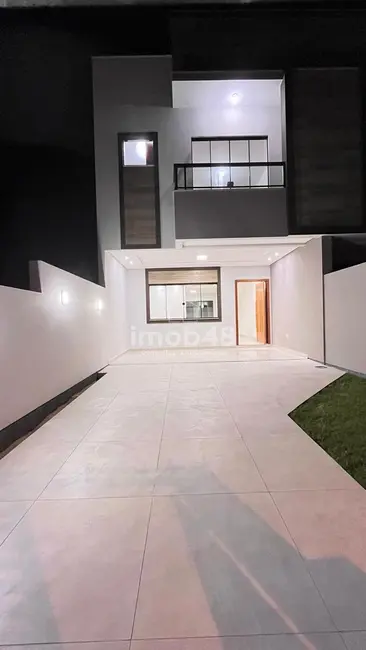 Foto 2 de Casa com 3 quartos à venda, 106m2 em Forquilhas, Sao Jose - SC