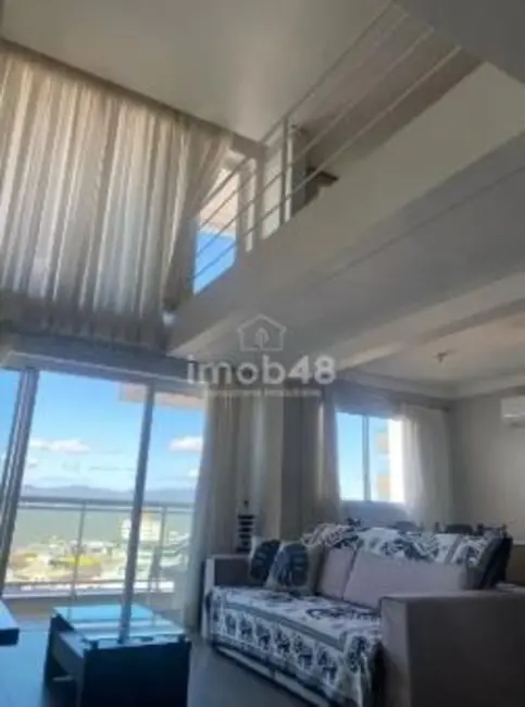 Foto 2 de Casa com 1 quarto à venda, 100m2 em Barreiros, Sao Jose - SC