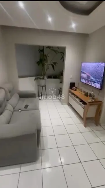 Foto 1 de Apartamento com 3 quartos à venda, 70m2 em Sao Jose - SC