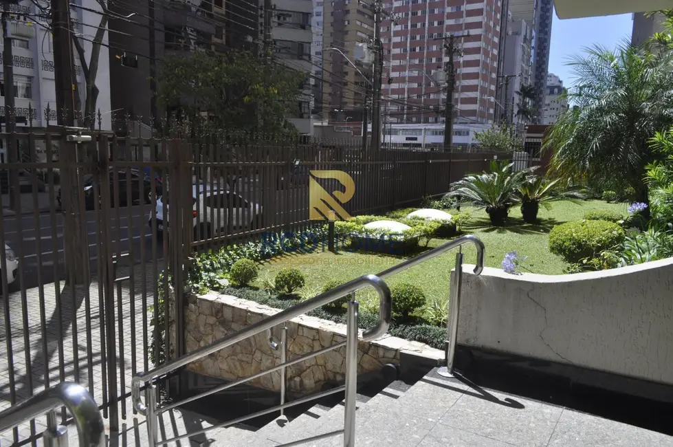 Foto 4 de Apartamento com 4 quartos à venda, 300m2 em Curitiba - PR