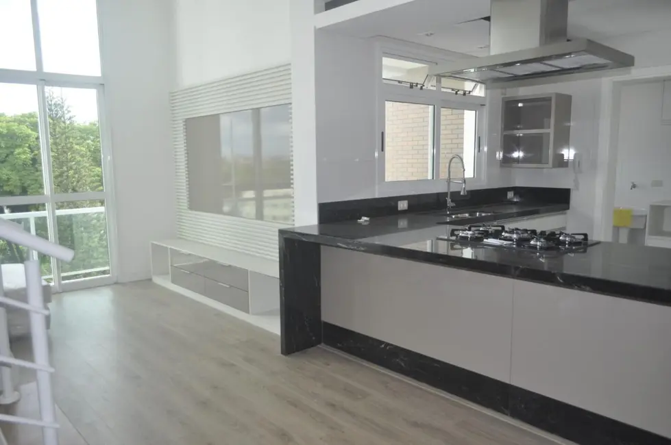 Foto 3 de Cobertura com 2 quartos à venda, 130m2 em Curitiba - PR