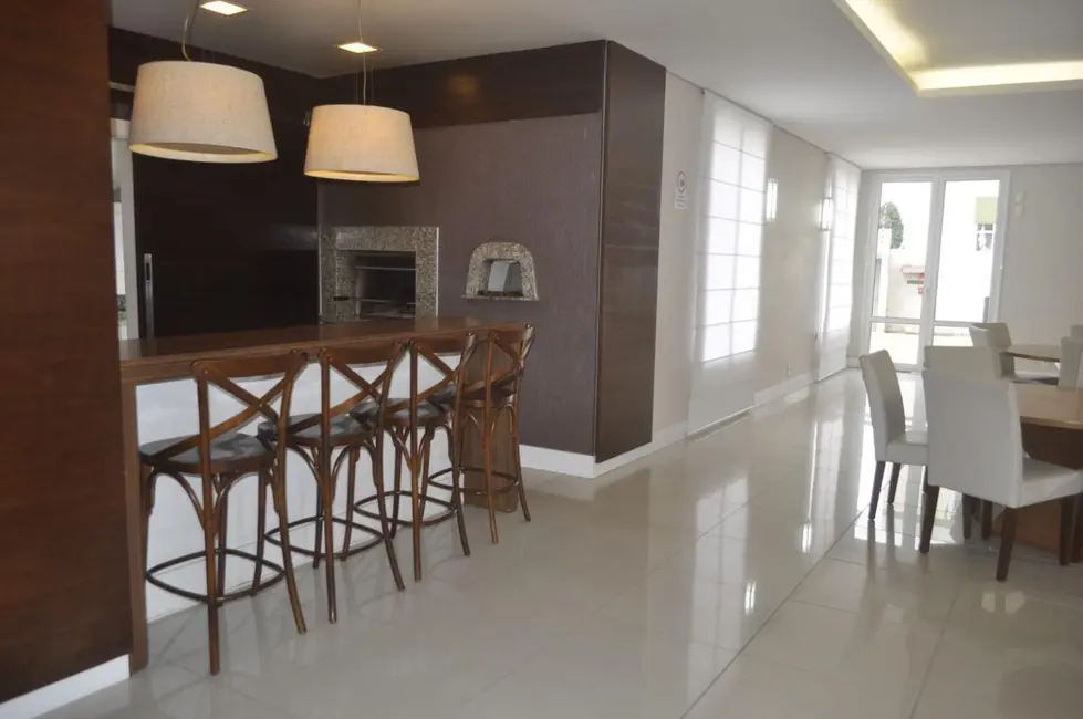 Apartamento com 3 quartos à venda, 105m2 em Curitiba - PR - imagem 3 Foto 3 de Apartamento com 3 quartos à venda, 105m2 em Curitiba - PR