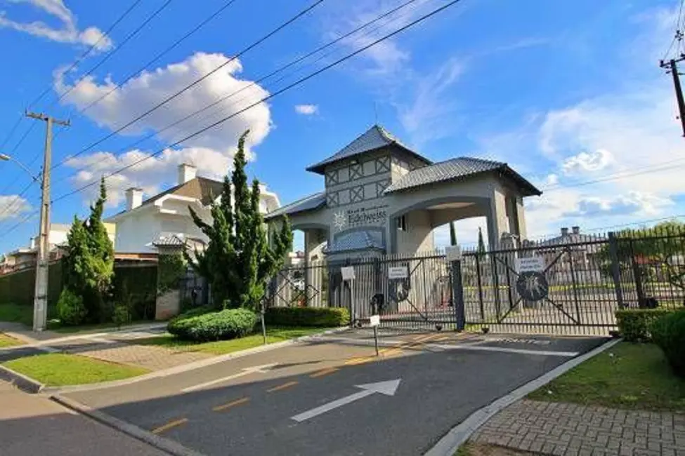 Casa com 5 quartos à venda, 290m2 em Curitiba - PR - imagem 3 Foto 3 de Casa com 5 quartos à venda, 290m2 em Curitiba - PR