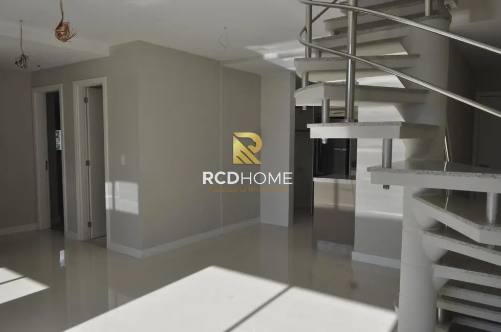 Cobertura com 2 quartos à venda, 90m2 em Curitiba - PR - imagem 7 Foto 7 de Cobertura com 2 quartos à venda, 90m2 em Curitiba - PR