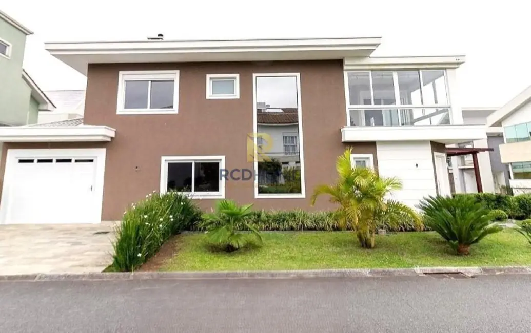 Casa de Condomínio com 3 quartos à venda, 246m2 em Curitiba - PR - imagem 2 Foto 2 de Casa de Condomínio com 3 quartos à venda, 246m2 em Curitiba - PR