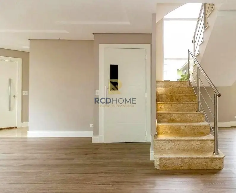 Casa de Condomínio com 3 quartos à venda, 246m2 em Curitiba - PR - imagem 6 Foto 6 de Casa de Condomínio com 3 quartos à venda, 246m2 em Curitiba - PR