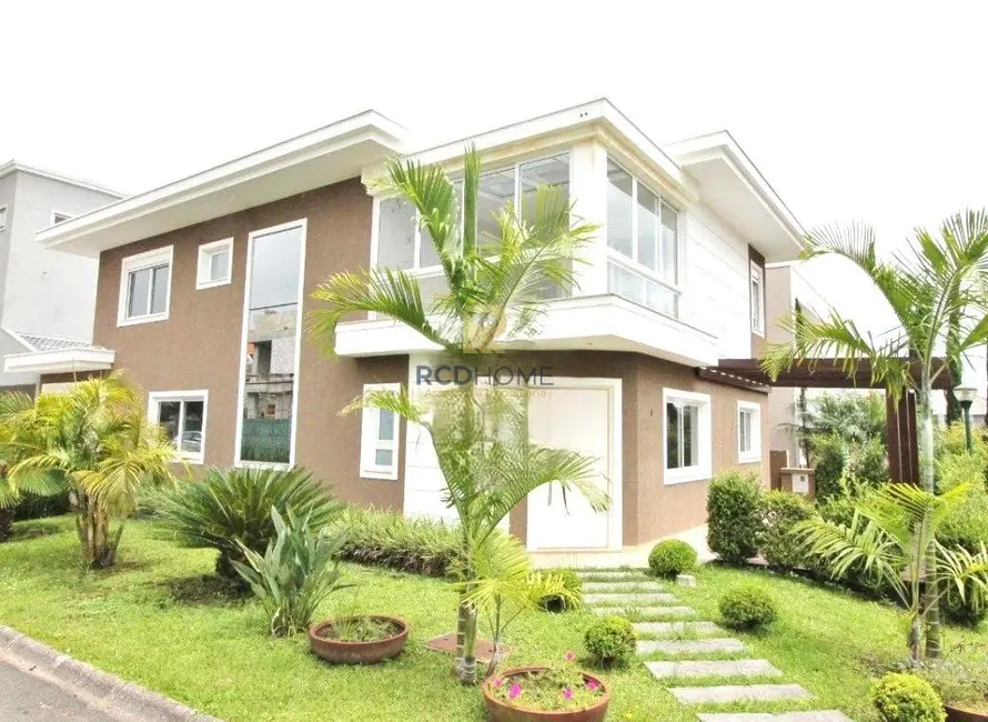 Casa de Condomínio com 3 quartos à venda, 246m2 em Curitiba - PR - imagem 1 Foto 1 de Casa de Condomínio com 3 quartos à venda, 246m2 em Curitiba - PR