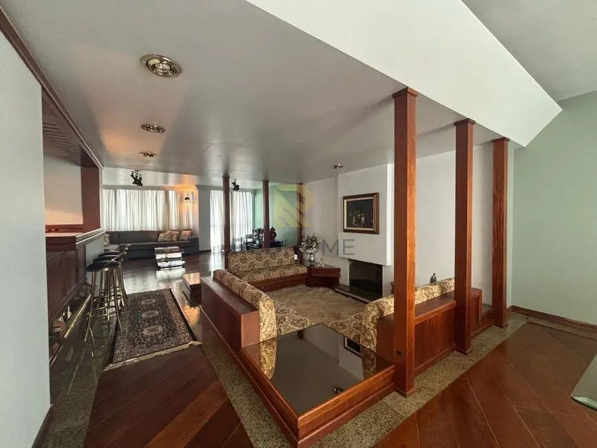 Apartamento com 4 quartos à venda, 273m2 em Curitiba - PR - imagem 3 Foto 3 de Apartamento com 4 quartos à venda, 273m2 em Curitiba - PR