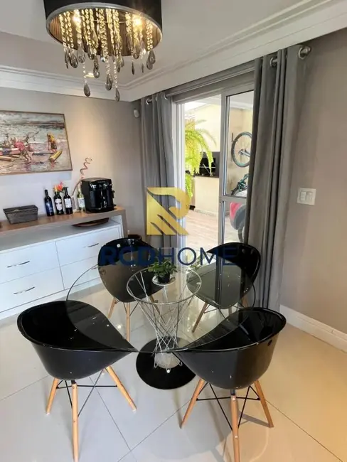 Casa com 3 quartos à venda, 140m2 em Curitiba - PR - imagem 4 Foto 4 de Casa com 3 quartos à venda, 140m2 em Curitiba - PR